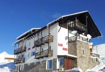 Hotel Abu has Balcony rooms