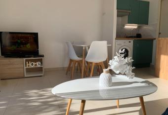 Maisonnette dans belle r  sidence has Balcony rooms