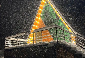 Ramona has Balcony rooms