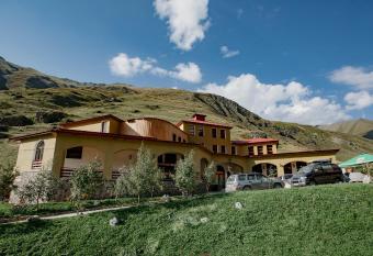 Juta Guest House has Balcony rooms