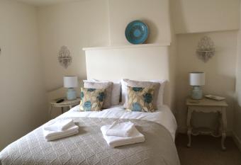 King William IV allows 18 year olds to book a room