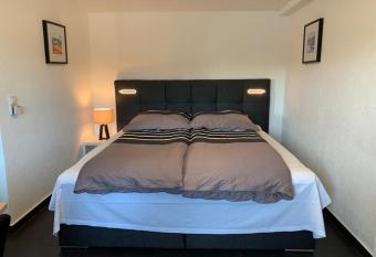 G  nstige Zimmer-Unterkunft Zimmer mit Gemeinschaftsbad has Balcony rooms