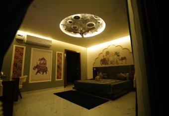 PANORAMIC PARADISE has Balcony rooms