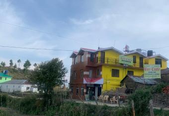 Kufri Hotel Beercastle has Balcony rooms