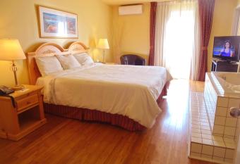 Hotel Alila has rooms with a private hot tub