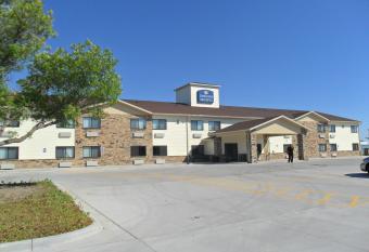 Cobblestone Inn & Suites - Fort Dodge allows 18 year olds to book a room