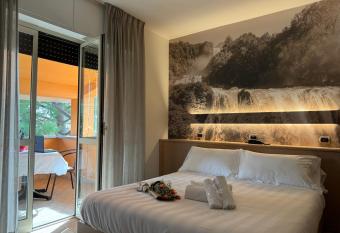 Hotel Cladan has Balcony rooms