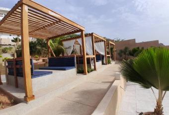 La Villa d O allows 18 year olds to book a room