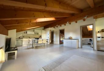 L Acero Rosso has Balcony rooms