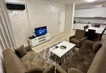 Lovely Family Apartment has Balcony rooms