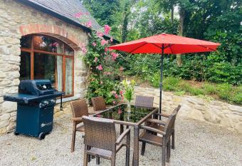 Ferry House Holidays has Balcony rooms