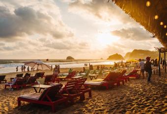 Che Zipolite Hostel & Naked Beach Club has Balcony rooms