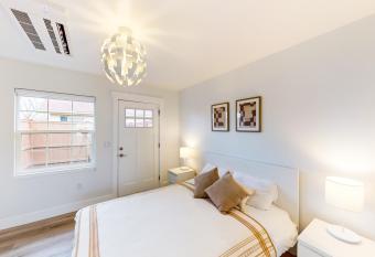 Daisy Chain --Unit 3 has Balcony rooms