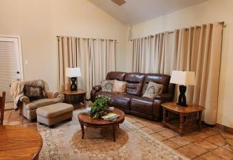 Casita #5 @ Riverhill has rooms with a private hot tub