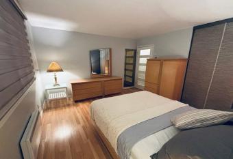 Ahava, Centropolis Laval has rooms with a private hot tub