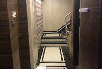 Hotel Pratiksha Residency , Nerul allows 18 year olds to book a room