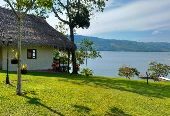 Sauce Lodge - Laguna Azul has Balcony rooms