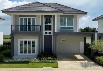             8                       the best has Balcony rooms