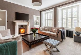 Luxury New Town Apartment has Balcony rooms