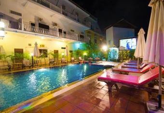 Blossoming Romduol Boutique has Balcony rooms