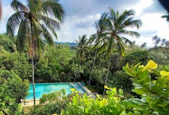 Esprit d Ici Hotel has Balcony rooms