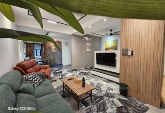 Traveler s Stay @ Ipoh (10Pax) has Balcony rooms