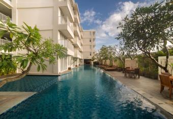 Paragon Hotel Seminyak allows 18 year olds to book a room