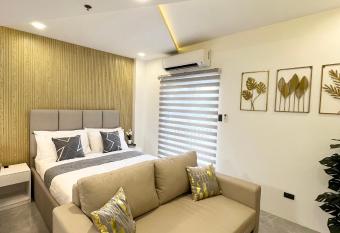 Luxury Pad Near Clark Pampanga has Balcony rooms