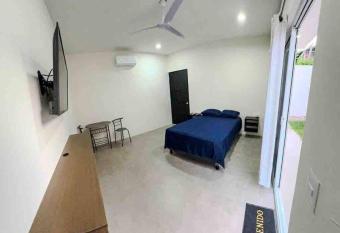 Habitaci  n para dos personas allows 18 year olds to book a room