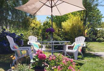 BRISAS DE FRUTILLAR allows 18 year olds to book a room