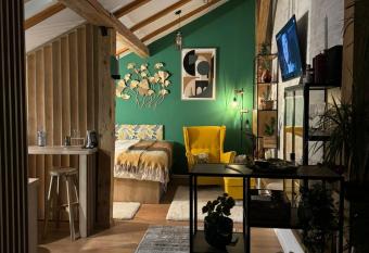 Studio Rezistenta allows 18 year olds to book a room