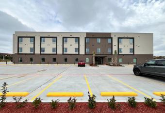 Studio 6 Katy. Tx Energy Corridor allows 18 year olds to book a room