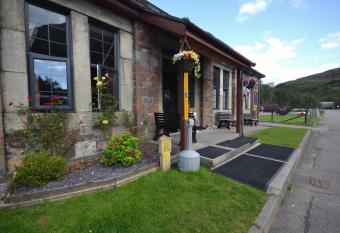 Blackwater Hostel allows 18 year olds to book a room