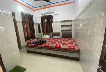 SHYAM ROOM BOOKING has Balcony rooms