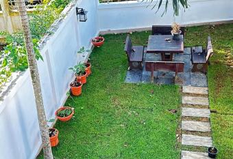 AURIFLEX HOUSE has Balcony rooms