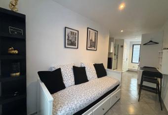 Le Studio M aux portes de Lille allows 18 year olds to book a room