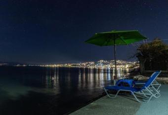 MAKAROUNIS THEA II has Balcony rooms