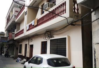 lalit cottage central town, phagwara has Balcony rooms