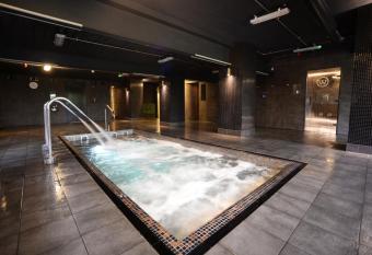 The Waterside Hotel and Leisure Club allows 18 year olds to book a room