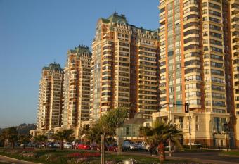 Puerto Pacifico, Vi  a del Mar allows 18 year olds to book a room