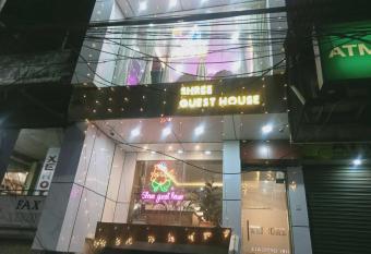 OYO Shree Guest House allows 18 year olds to book a room