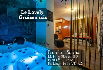Le Lovely Gruissanais - Balneo & Sauna allows 18 year olds to book a room