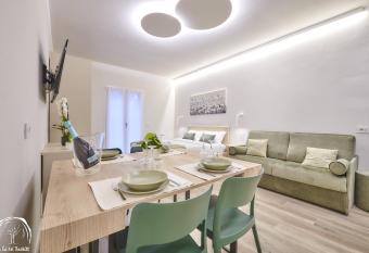 FORESTERIA GUESTHOUSE CA  DEI BACHITT has Balcony rooms