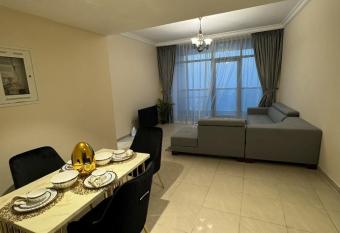 Dream Beach View has rooms with a private hot tub