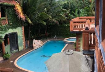 Hidden oasis has Balcony rooms