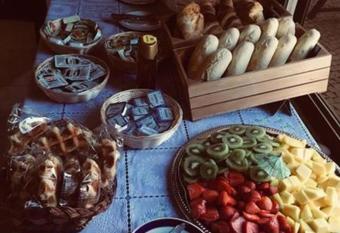 AL  has rooms with a private hot tub