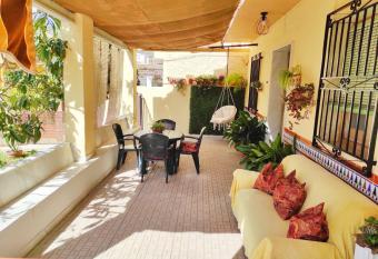 Villa Emilia has Balcony rooms