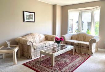 Rooms near Train Station has Balcony rooms