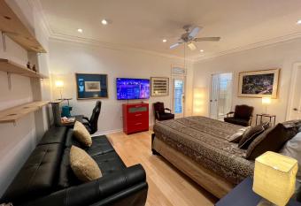 The Signature Orange Grove Suite has Balcony rooms