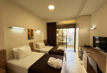 Mario E Mario Room with Gym and Bar allows 18 year olds to book a room